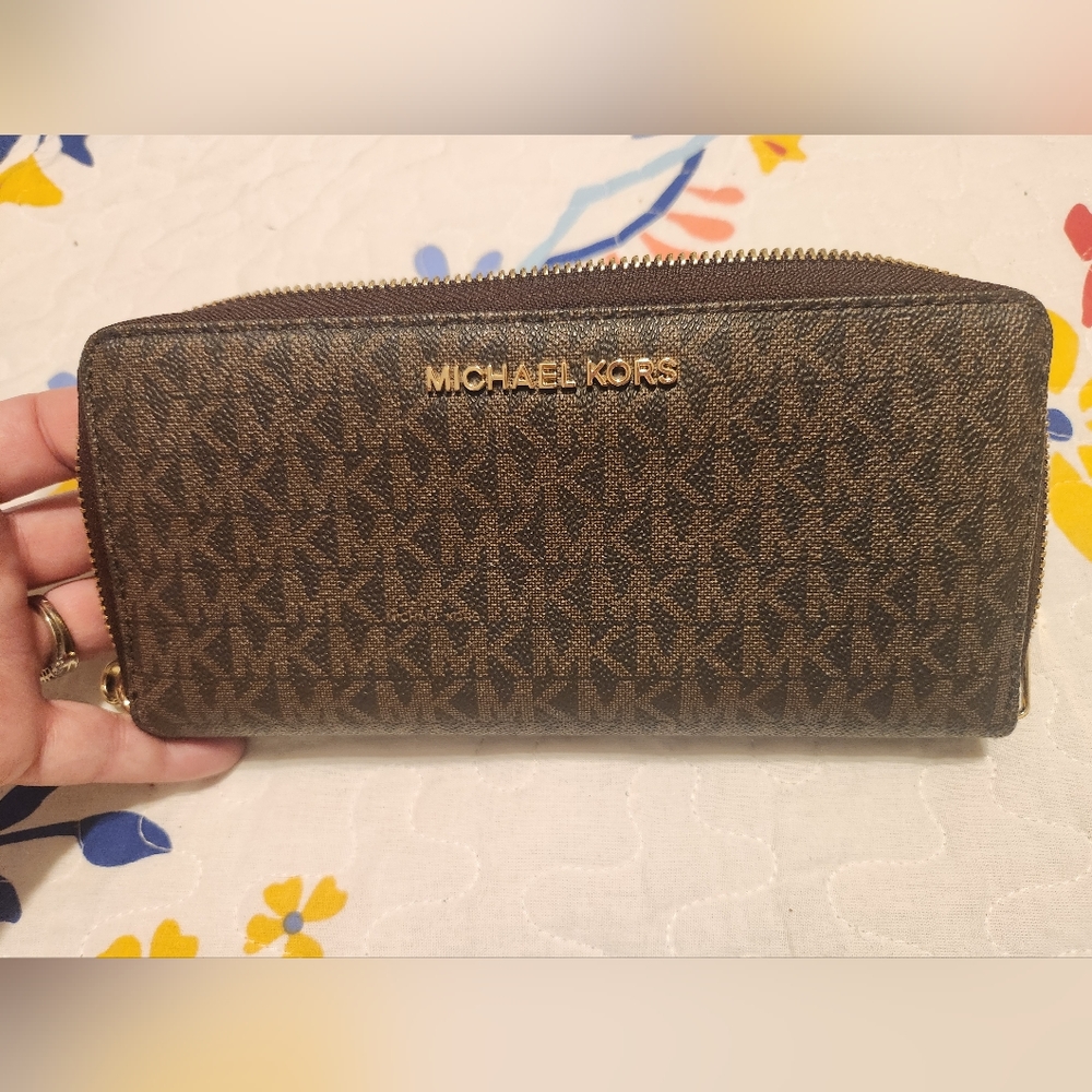 Michael Kors Wristlet/Wallet